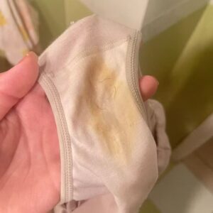 Original underwear for about four days, with a slight body fragrance. Bring a small amount of bodily fluids